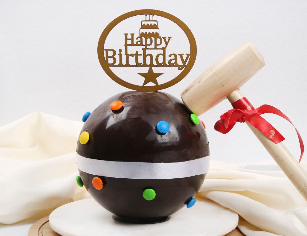 knock knock pinata cake