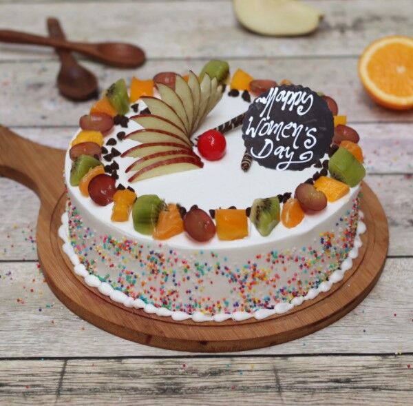 womens special fruit cake