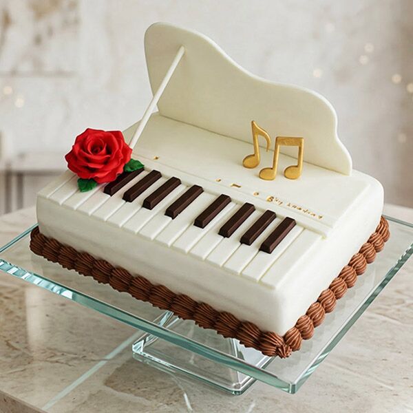 grand piano theme cake