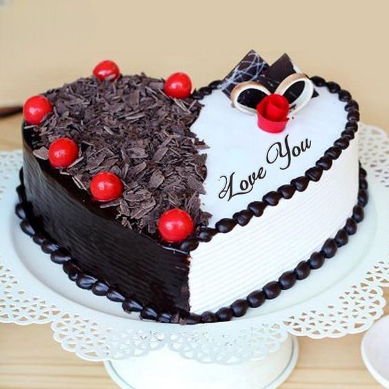 love heart anniversary cake