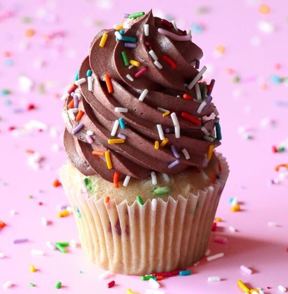 Tutti Frutti Cupcake