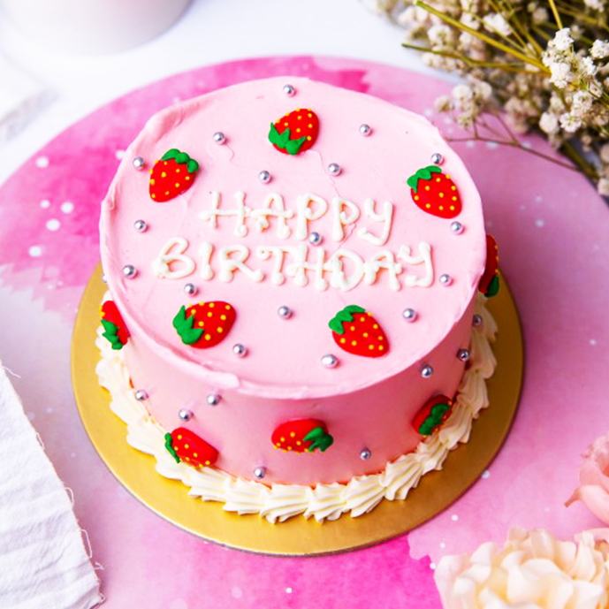 fancy strawberry cake