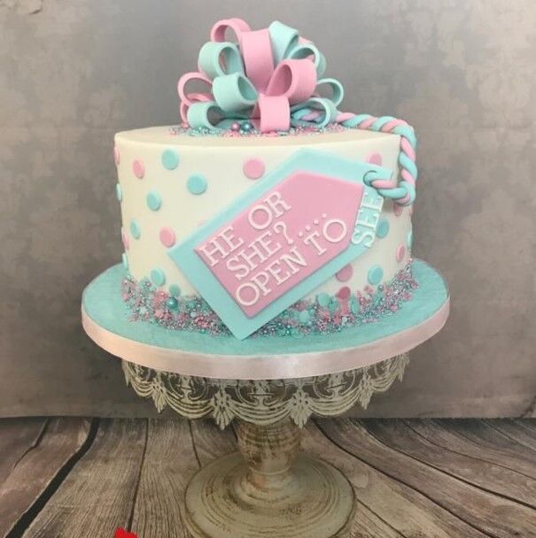 he or she baby shower cake