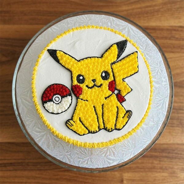 pikachu buttercream cake top view