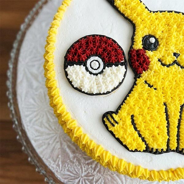 pikachu buttercream cake upper view