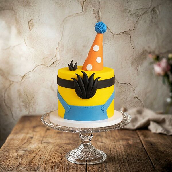 minion birthday cap cake back view