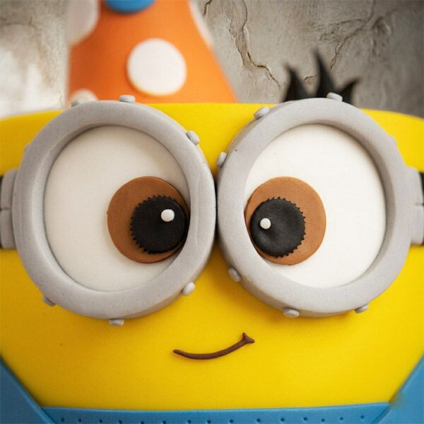 minion birthday cap cake front view