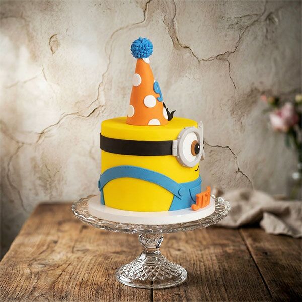 minion birthday cap cake side view