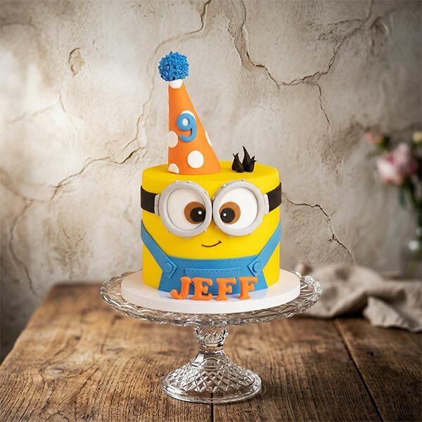 minion birthday cap cake