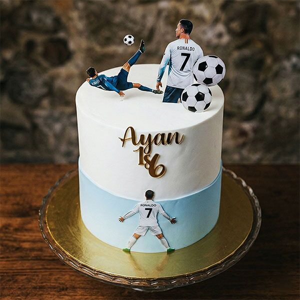 ronaldo bicycle kick cake front view