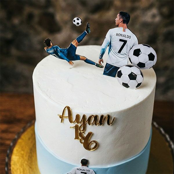 ronaldo bicycle kick cake top view