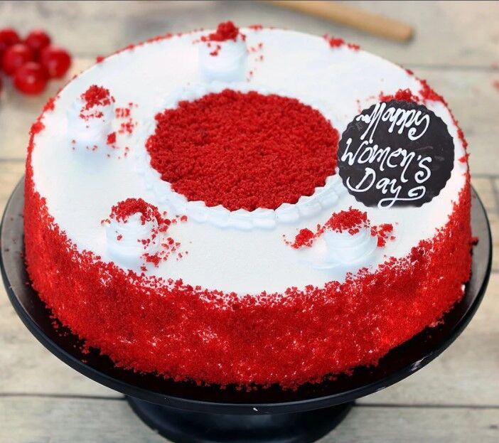 womens day velvet cake