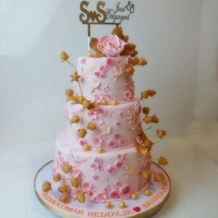 3 tier wedding cream cake