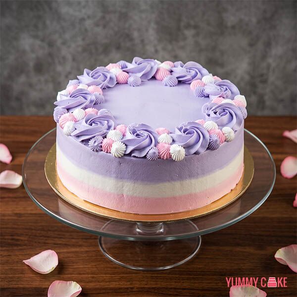 Roses Paradise Chocolate Cake