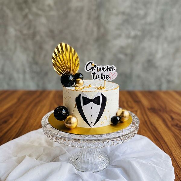 groom special bow tie cake