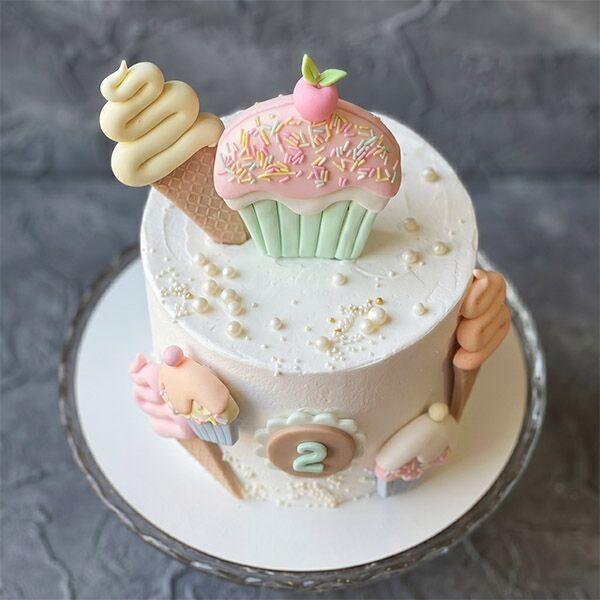 pastel cupcake ice cream cake top view