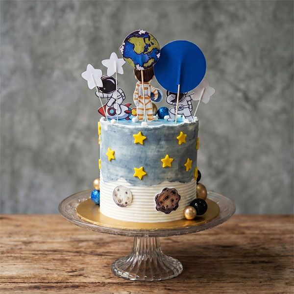 space astronaut topper cake back view