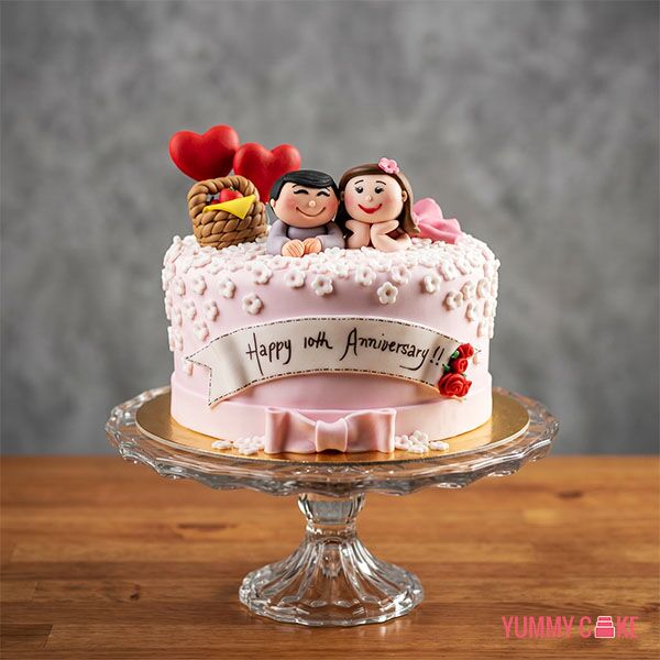 Cute Couple Anniversary Cake