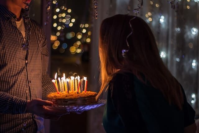 How to Surprise Wife On Her Birthday at Home