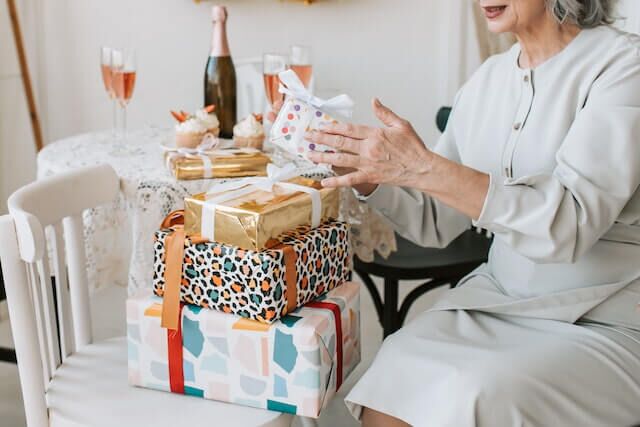 How to Celebrate The 25th Wedding Anniversary?