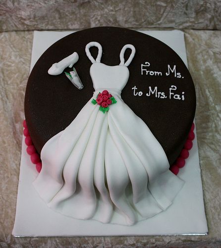 Cake shaped like a bridal dress