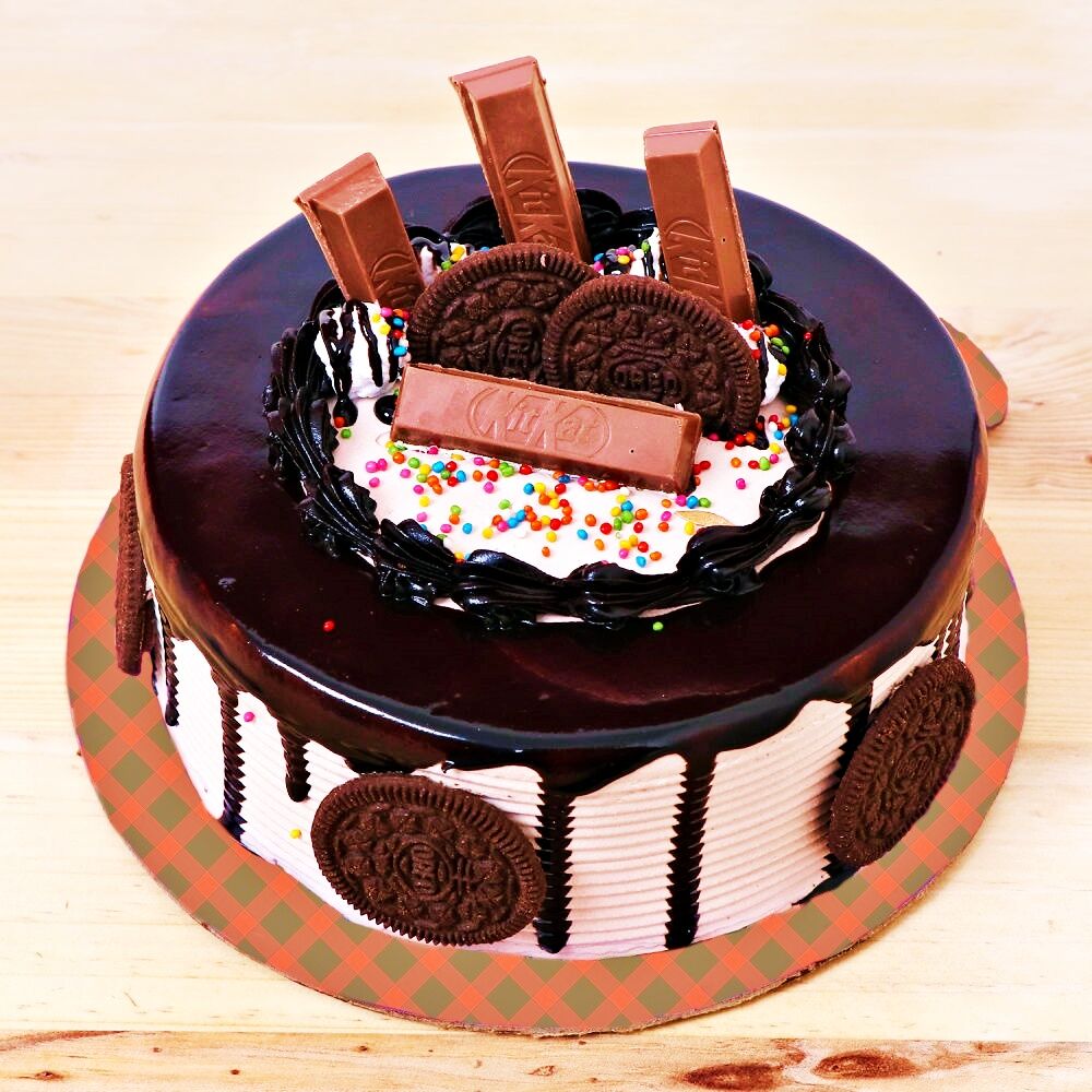 oreo kitkat chocolate cake