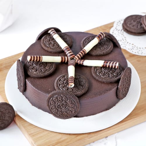 chocolate Oreo biscuit cake