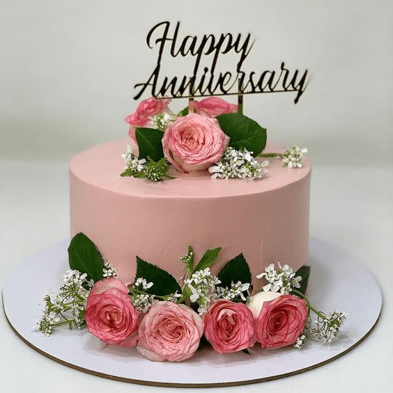 anniversary cake with real flowers